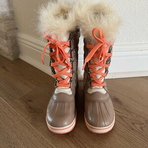Sorel kids boots sz 1